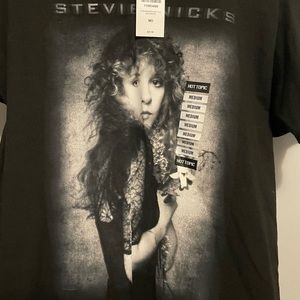 Black Stevie Nicks T-shirt from hot topic size M NWT